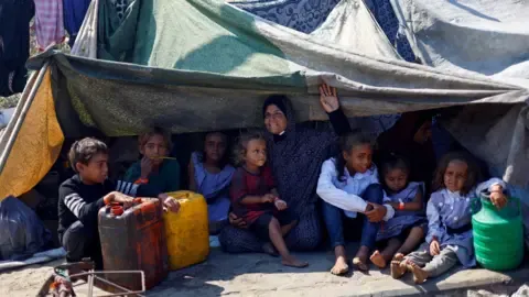 Cataclysmic Situation in the Gaza Strip while Israeli Tanks Push Forward